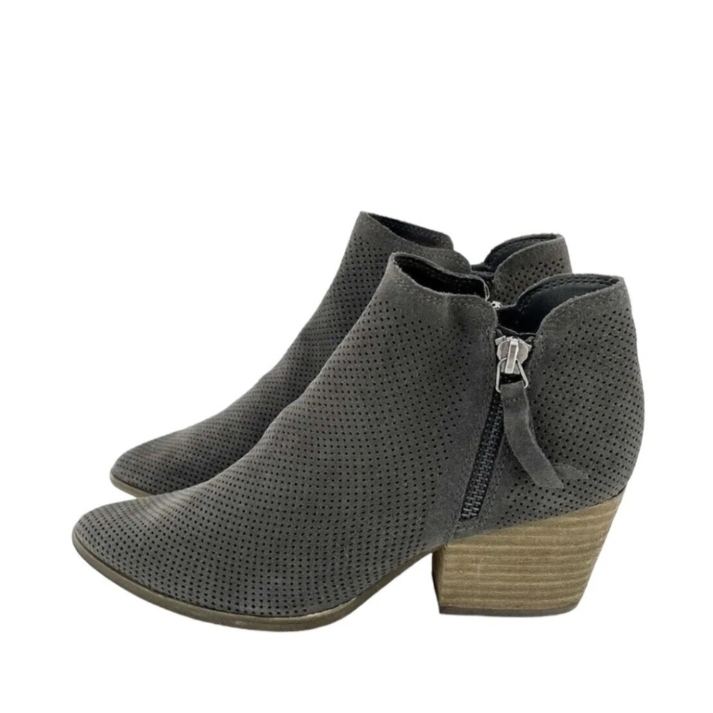Vince Camuto Nethera Ankle Boot 8